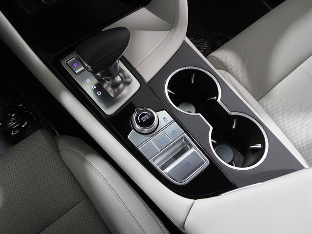 Certified 2025 Genesis G70 2.5T image 15