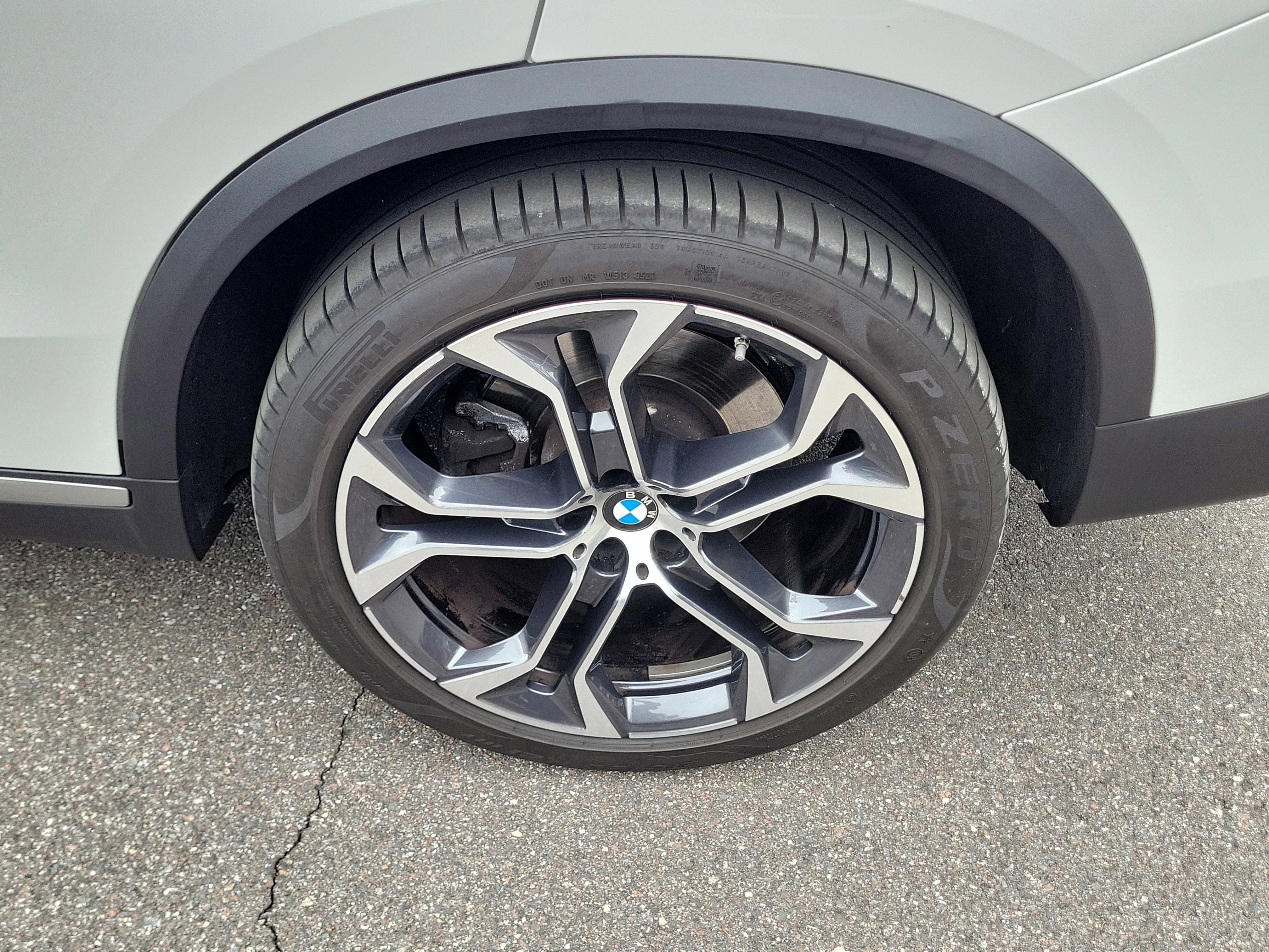 Used 2022 BMW X5 xDrive40i w/ Premium Package AWD/4WD image 39