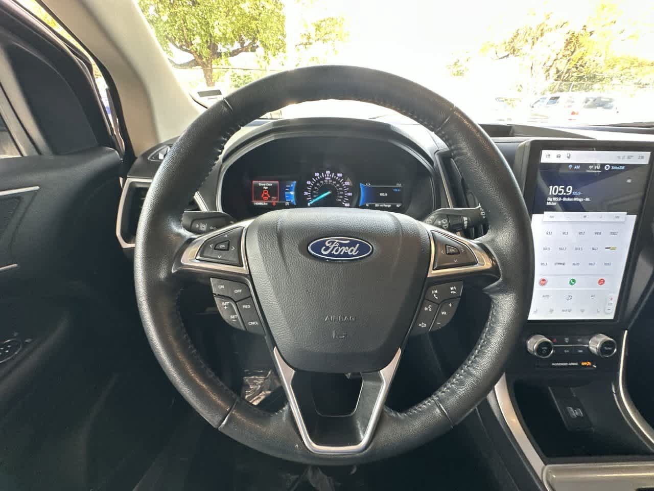 Used 2024 Ford Edge SEL AWD/4WD image 15