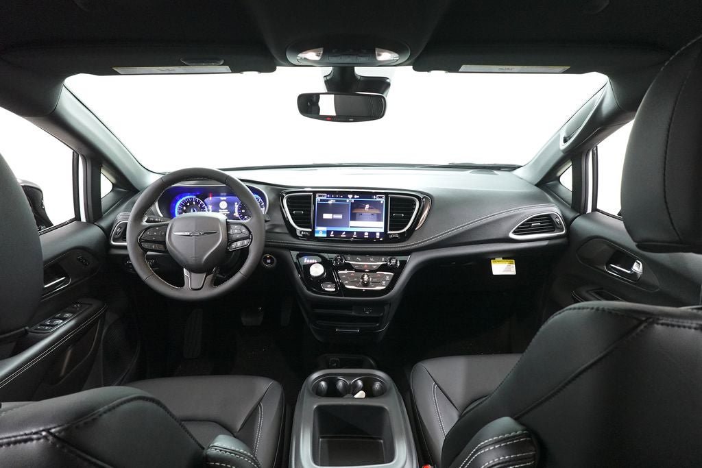 New 2026 Chrysler Pacifica Select w/ S Appearance Package image 6