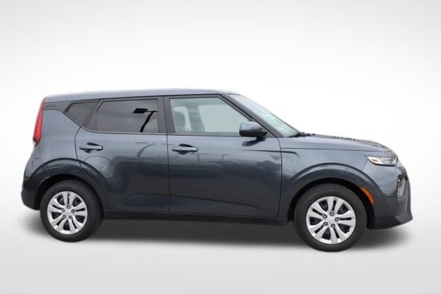 Used 2022 Kia Soul LX image 11