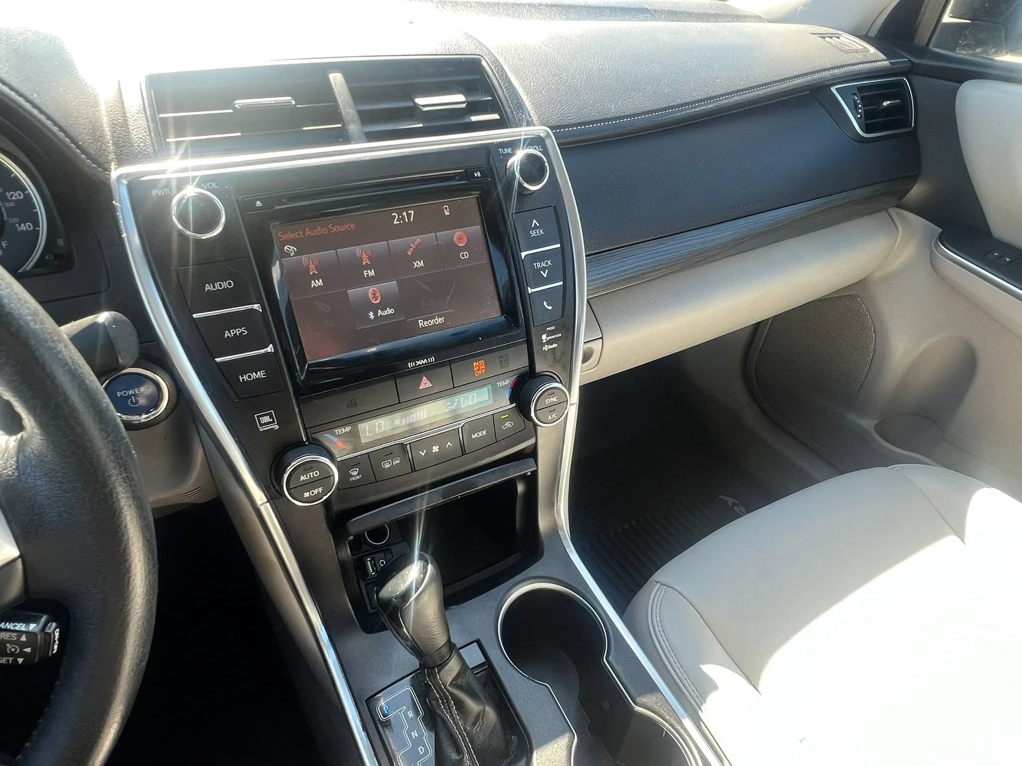 Used 2017 Toyota Camry XLE w/ Moonroof Package FWD image 17