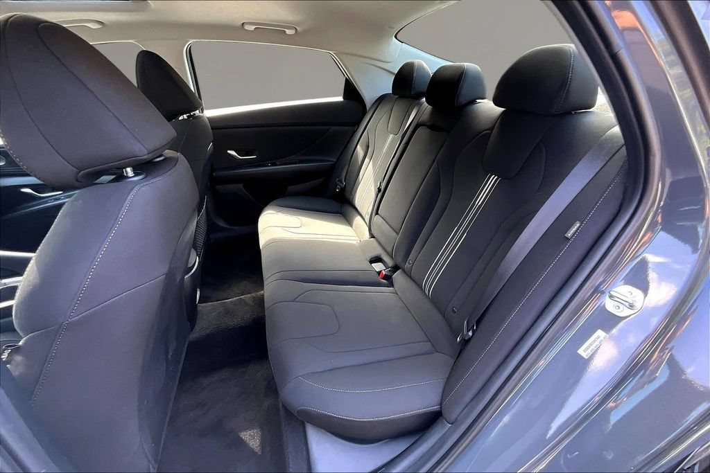 Used 2025 Hyundai Elantra SEL FWD image 18