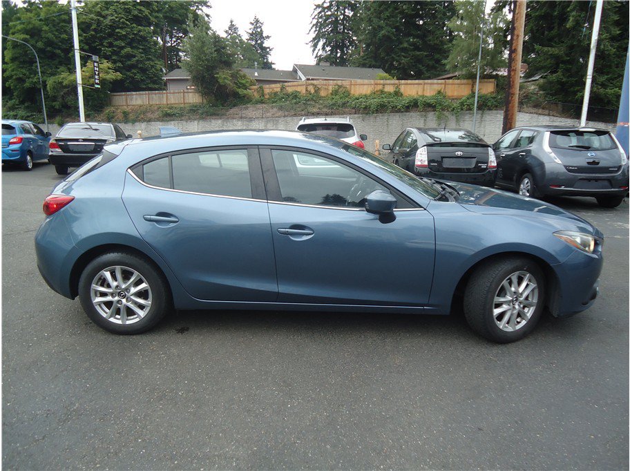 Used 2014 MAZDA MAZDA3 i Touring w/ Technology Package FWD image 4