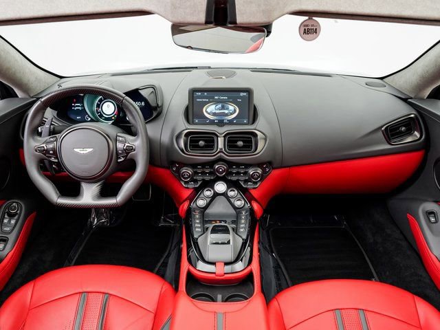 Used 2022 Aston Martin V8 Vantage Roadster image 22