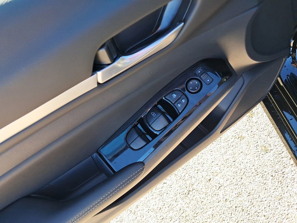 New 2025 Nissan Altima 2.5 SL image 12