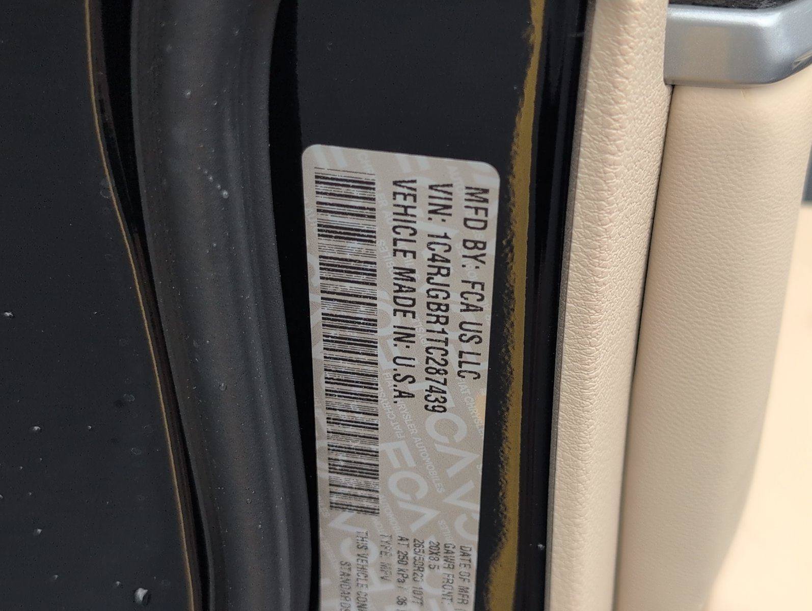 New 2026 Jeep Grand Cherokee Limited w/ Luxury Tech Group II RWD image 15