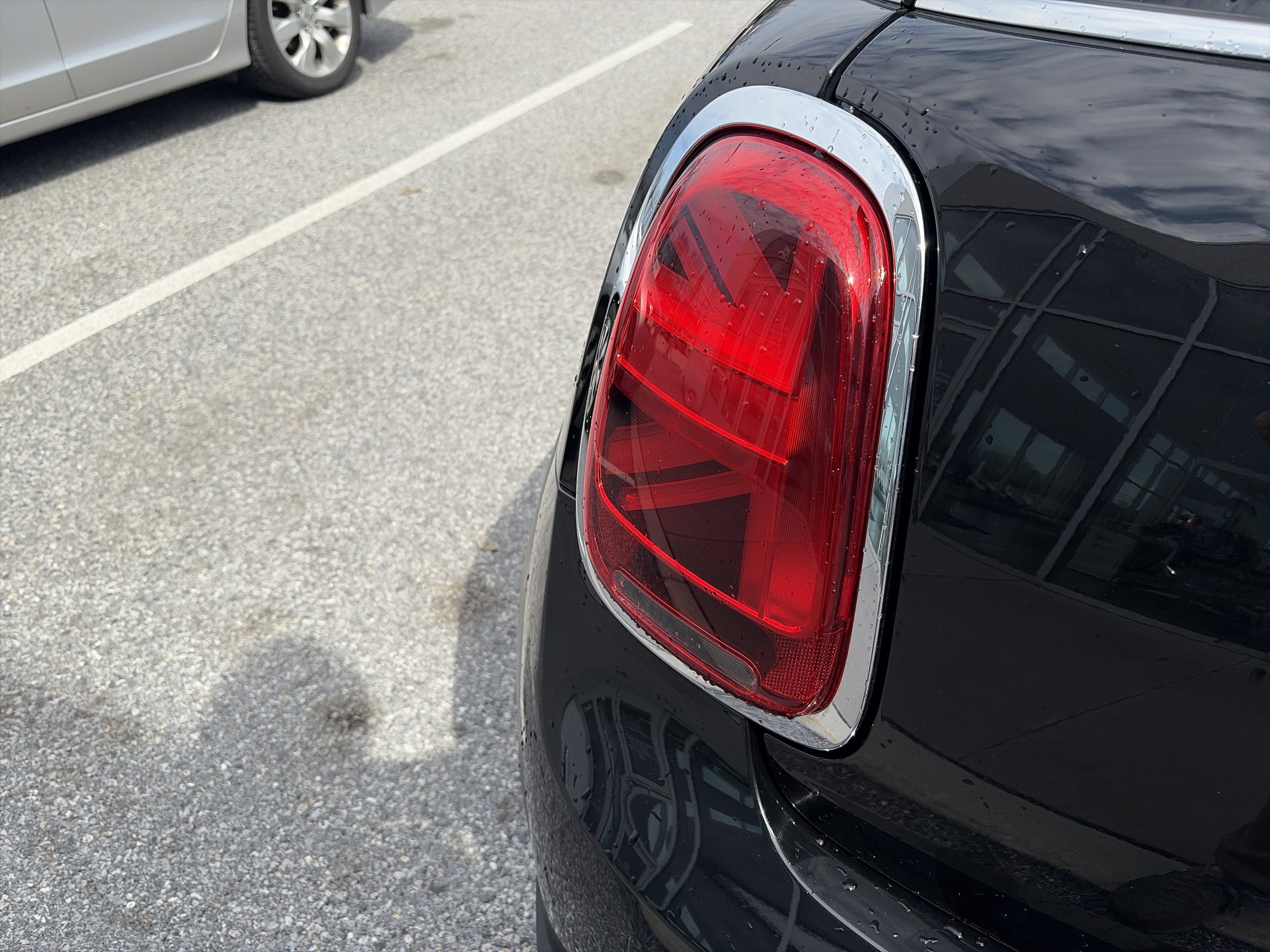 Used 2022 MINI Cooper 2-Door Hardtop image 7