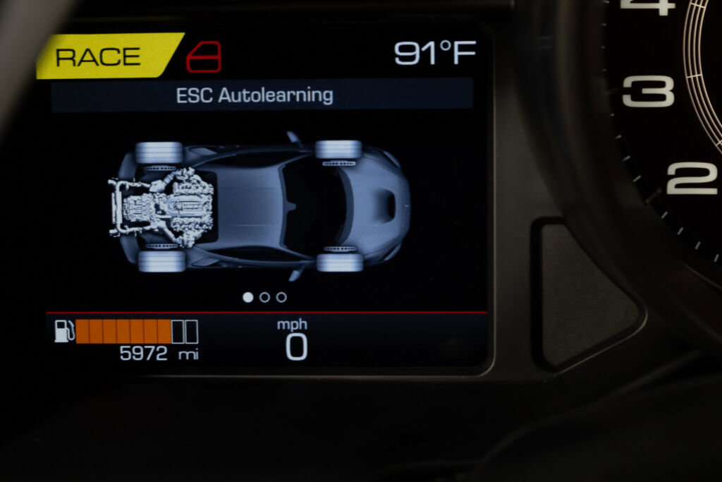 Used 2022 Ferrari F8 Tributo image 35