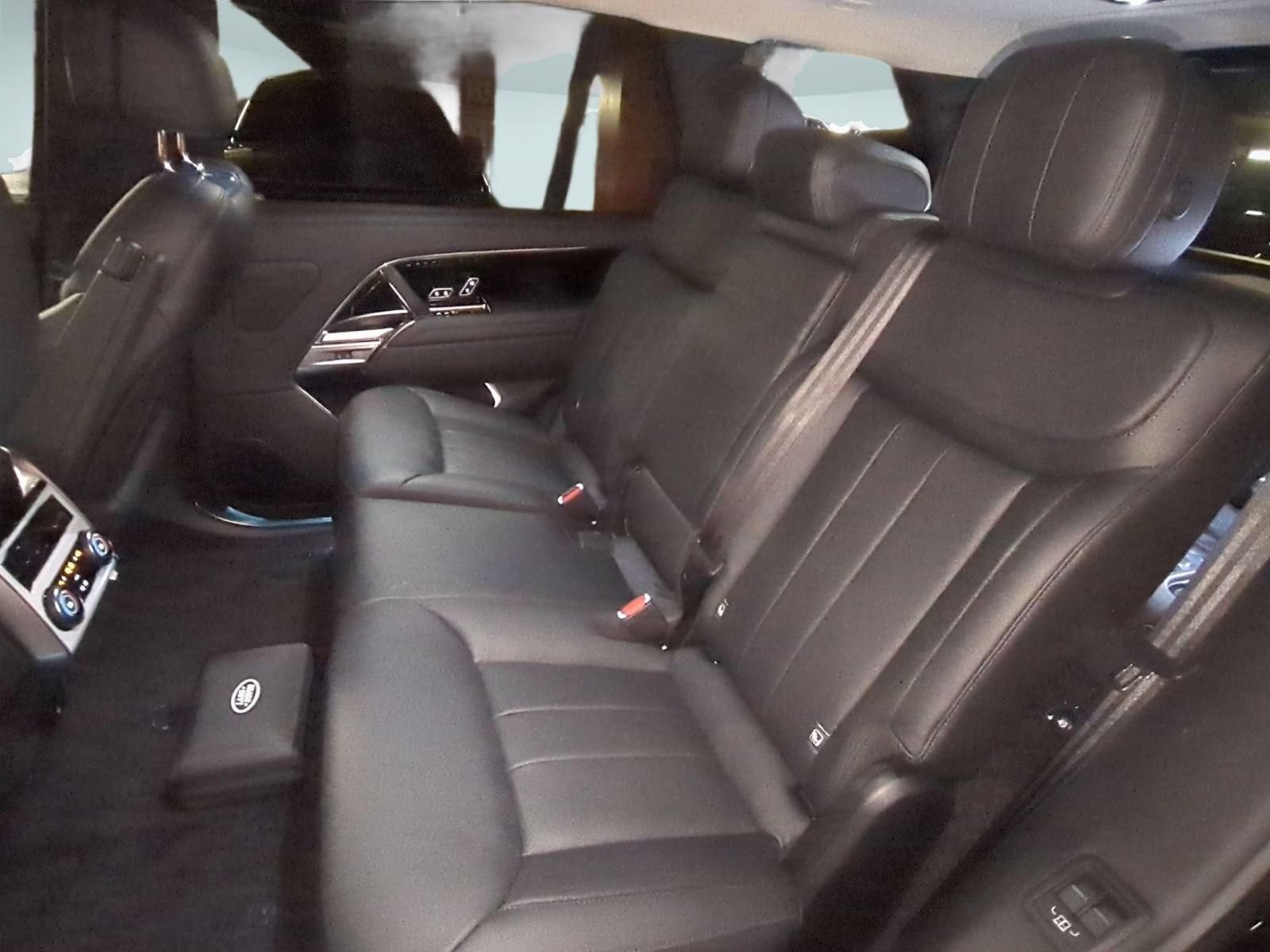 New 2026 Land Rover Range Rover Long Wheelbase SE AWD/4WD image 25
