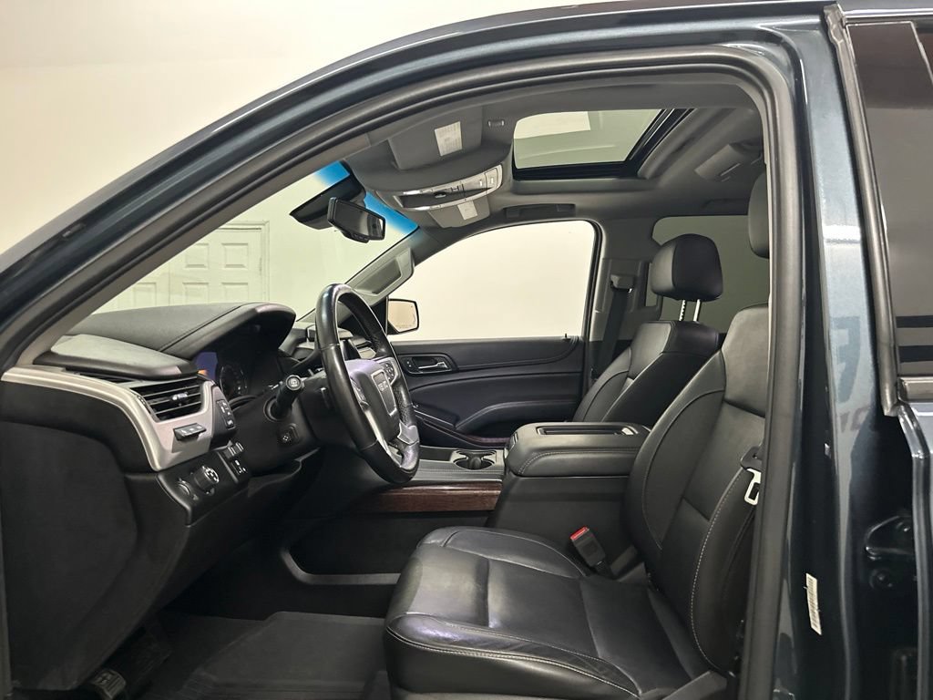 Used 2019 GMC Yukon SLT w/ Graphite Performance Edition RWD image 32