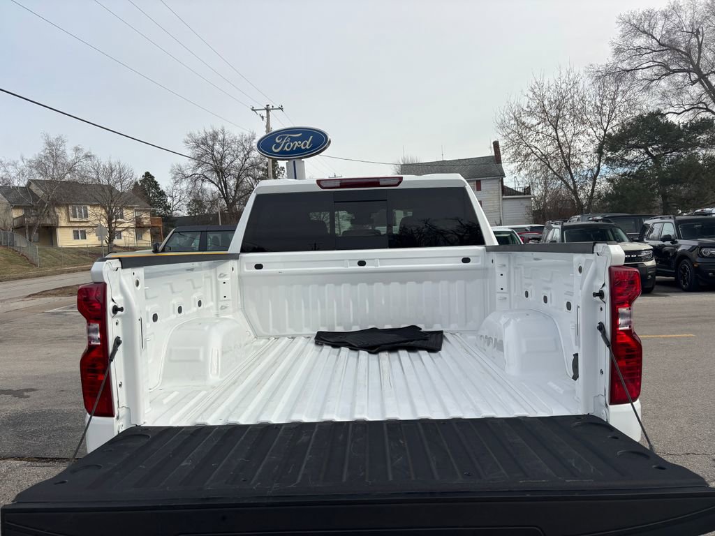 Used 2025 Chevrolet Silverado 1500 LT w/ Leather Package image 11