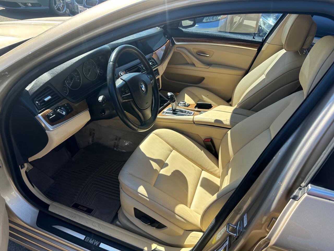 Used 2011 BMW 528i Sedan RWD image 14