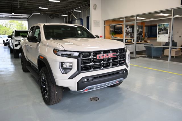 New 2026 GMC Canyon AT4 w/ Technology Plus Package AWD/4WD image 3