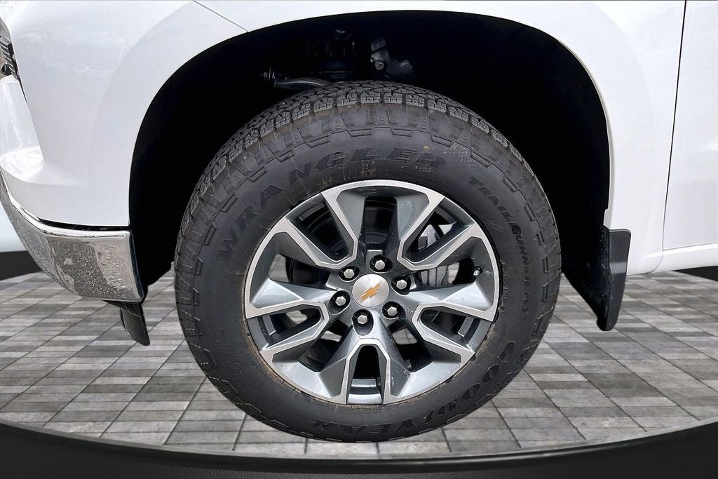 New 2026 Chevrolet Silverado 1500 LT image 13