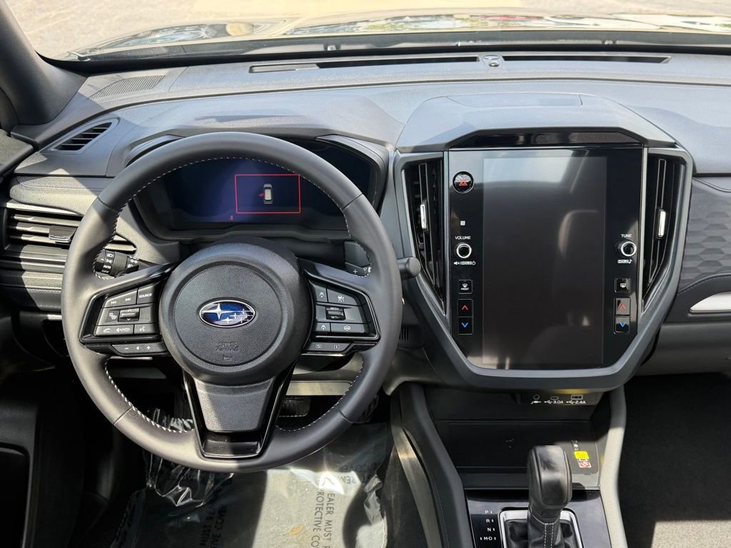 Used 2025 Subaru Forester Premium AWD/4WD image 12