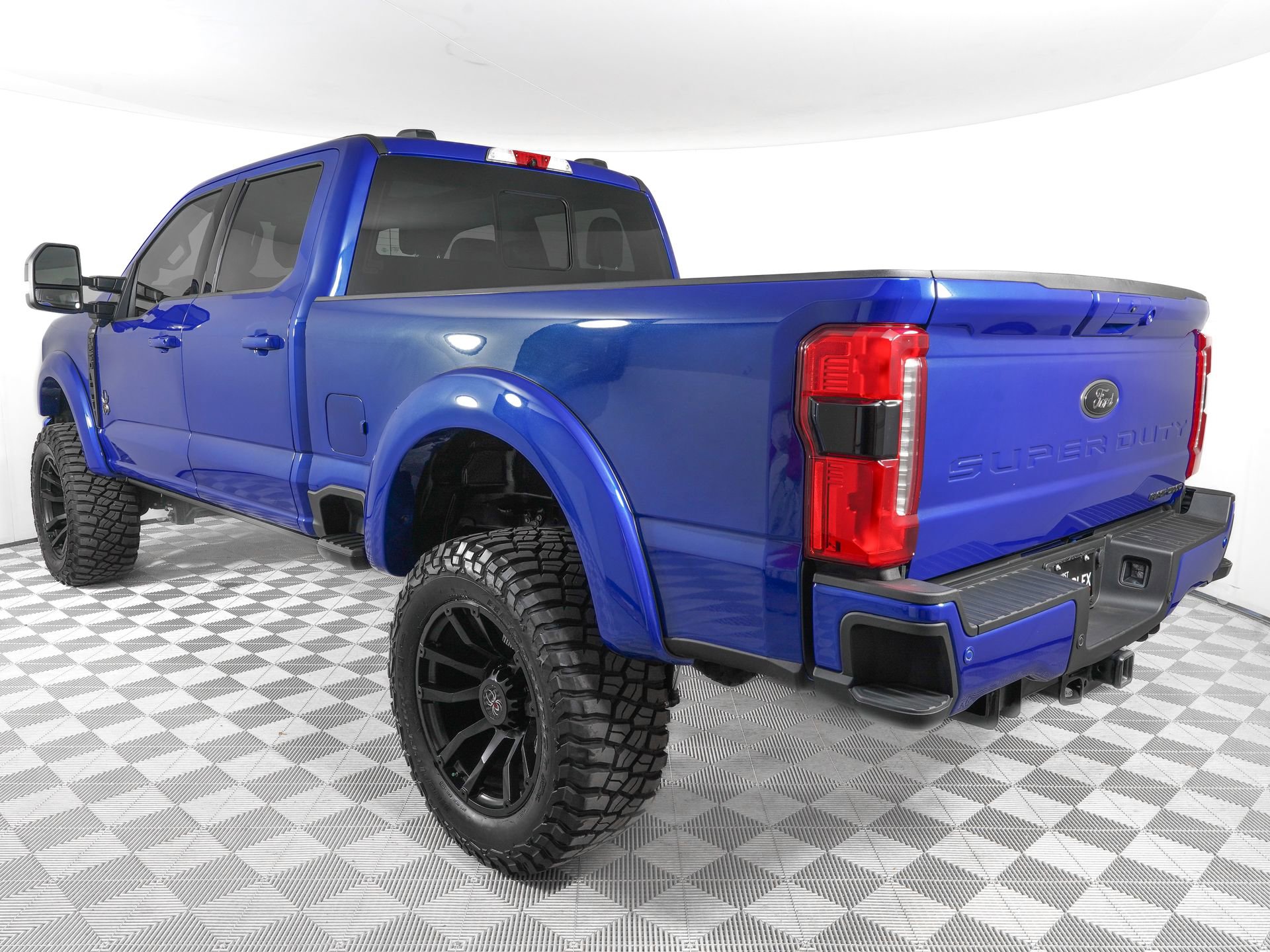 Used 2025 Ford F250 XLT w/ Black Appearance Package image 8