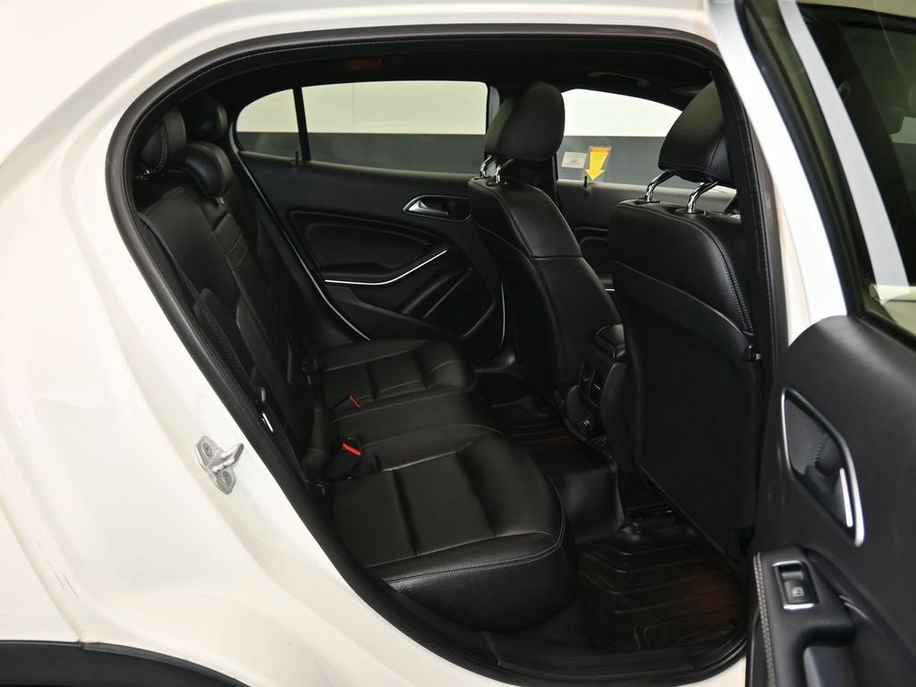 Used 2018 Mercedes-Benz GLA 250 4MATIC image 37