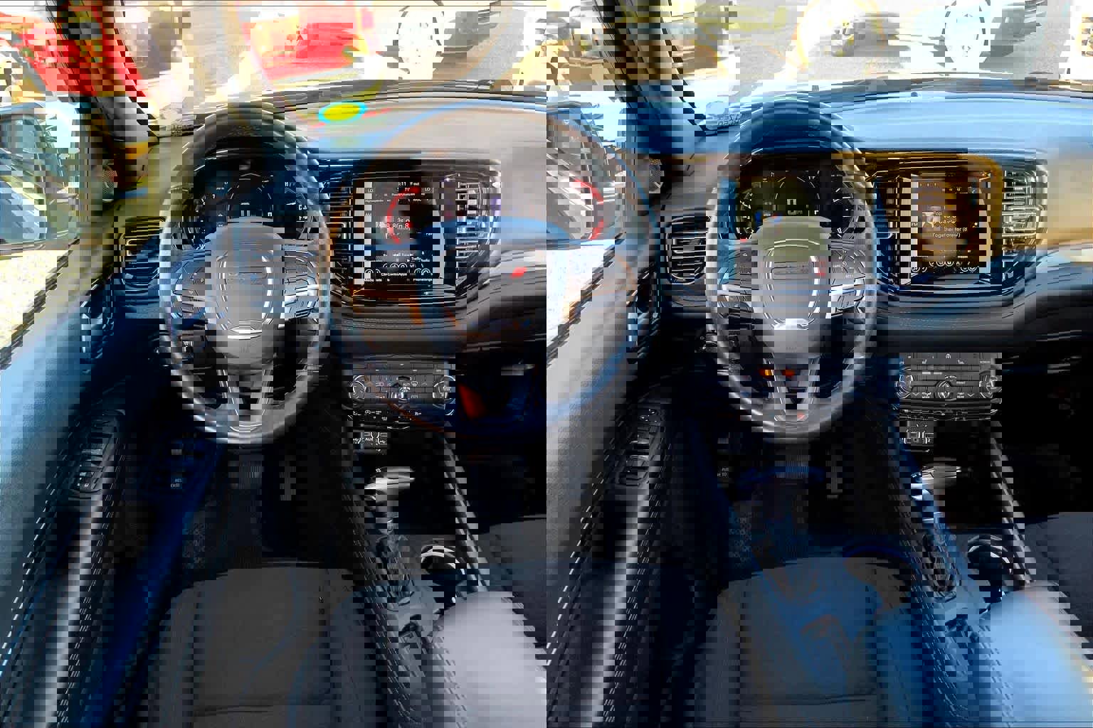 Used 2024 Dodge Durango SXT w/ 3rd Row Seating Group image 10