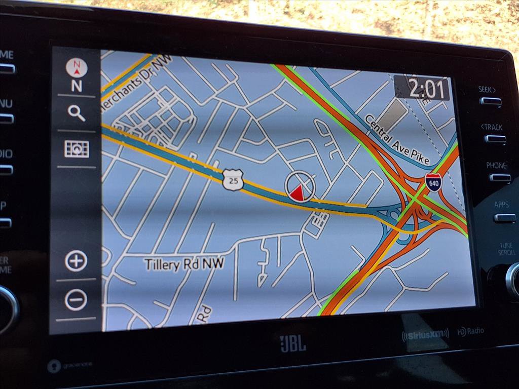 Used 2022 Toyota Camry XLE image 18