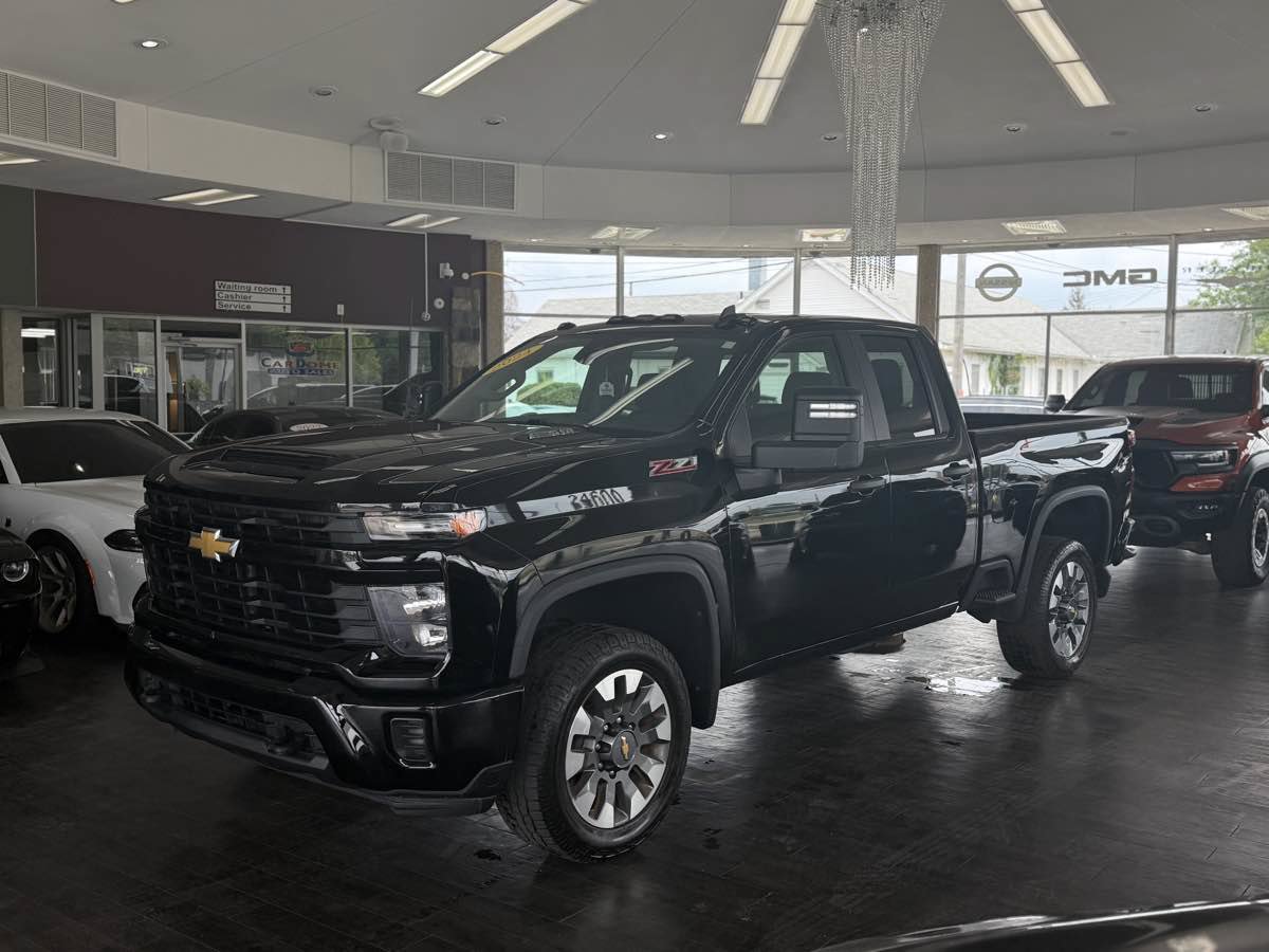 Used 2024 Chevrolet Silverado 2500 Custom w/ Custom Convenience Package AWD/4WD image 13