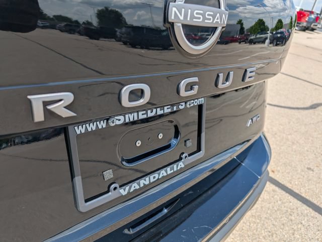 Used 2025 Nissan Rogue SV AWD/4WD image 29