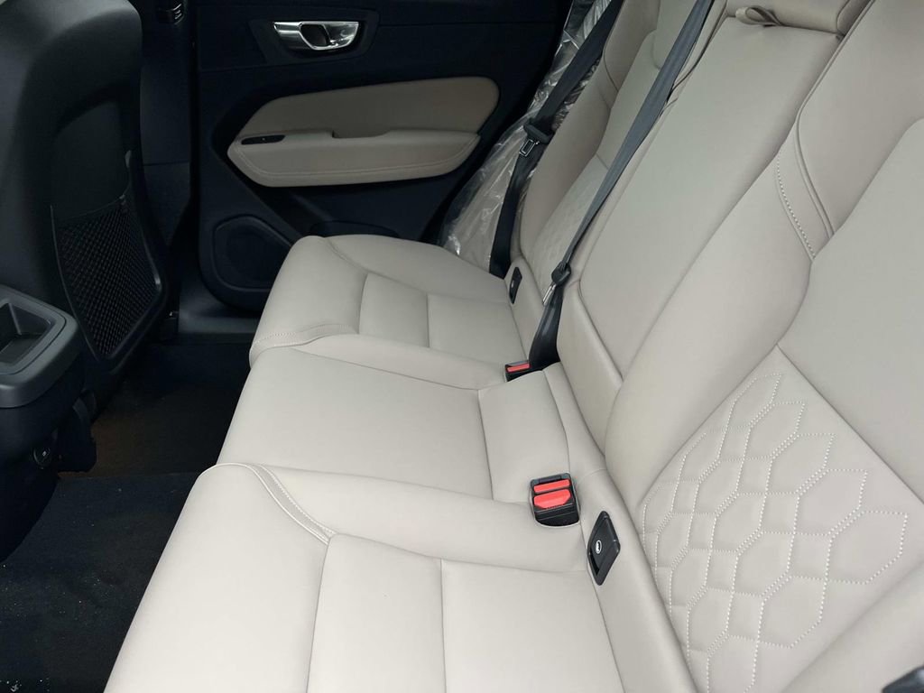 New 2026 Volvo XC60 B5 Plus w/ Protection Package Premier image 19