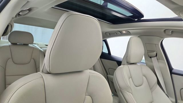 Used 2024 Volvo S60 B5 Plus w/ Climate Package image 23