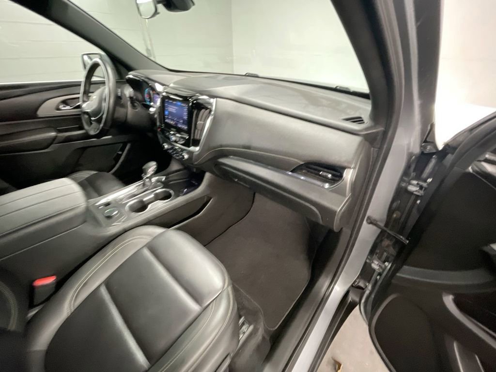 Used 2023 Chevrolet Traverse LT image 27