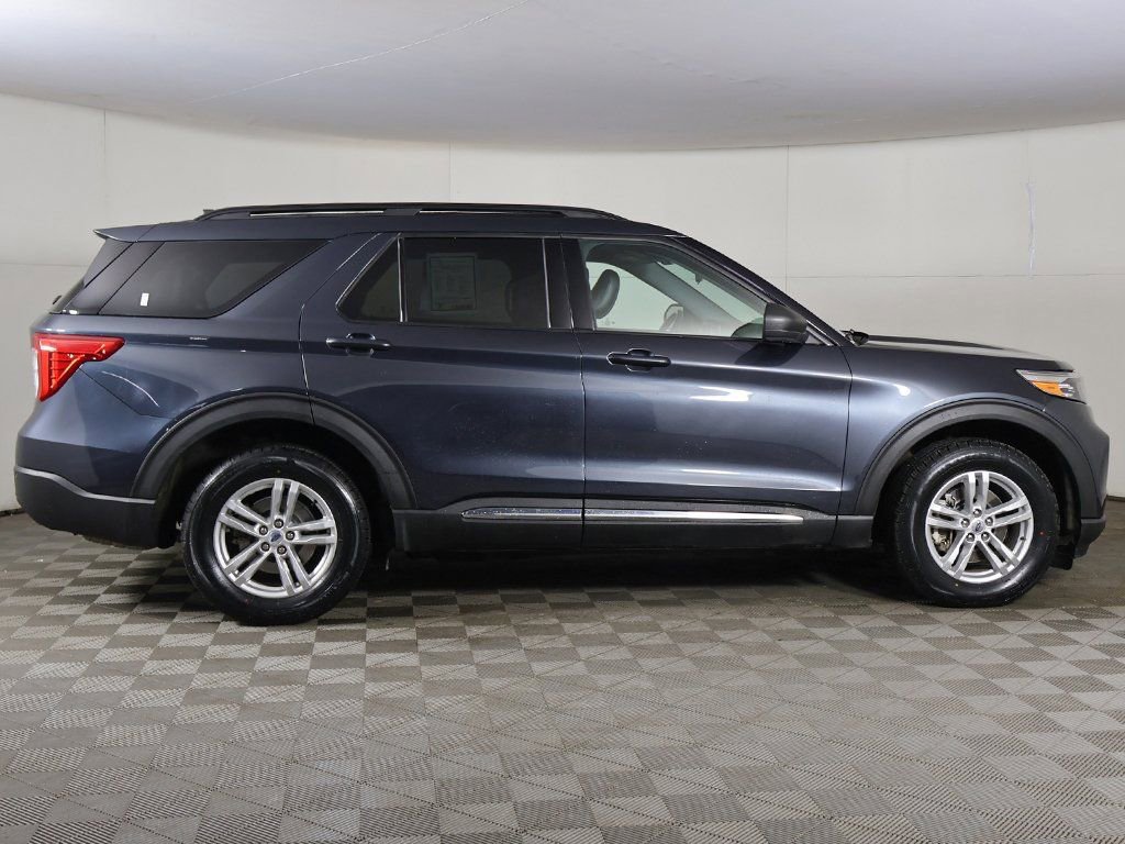 Used 2022 Ford Explorer XLT w/ Equipment Group 202A AWD/4WD image 19