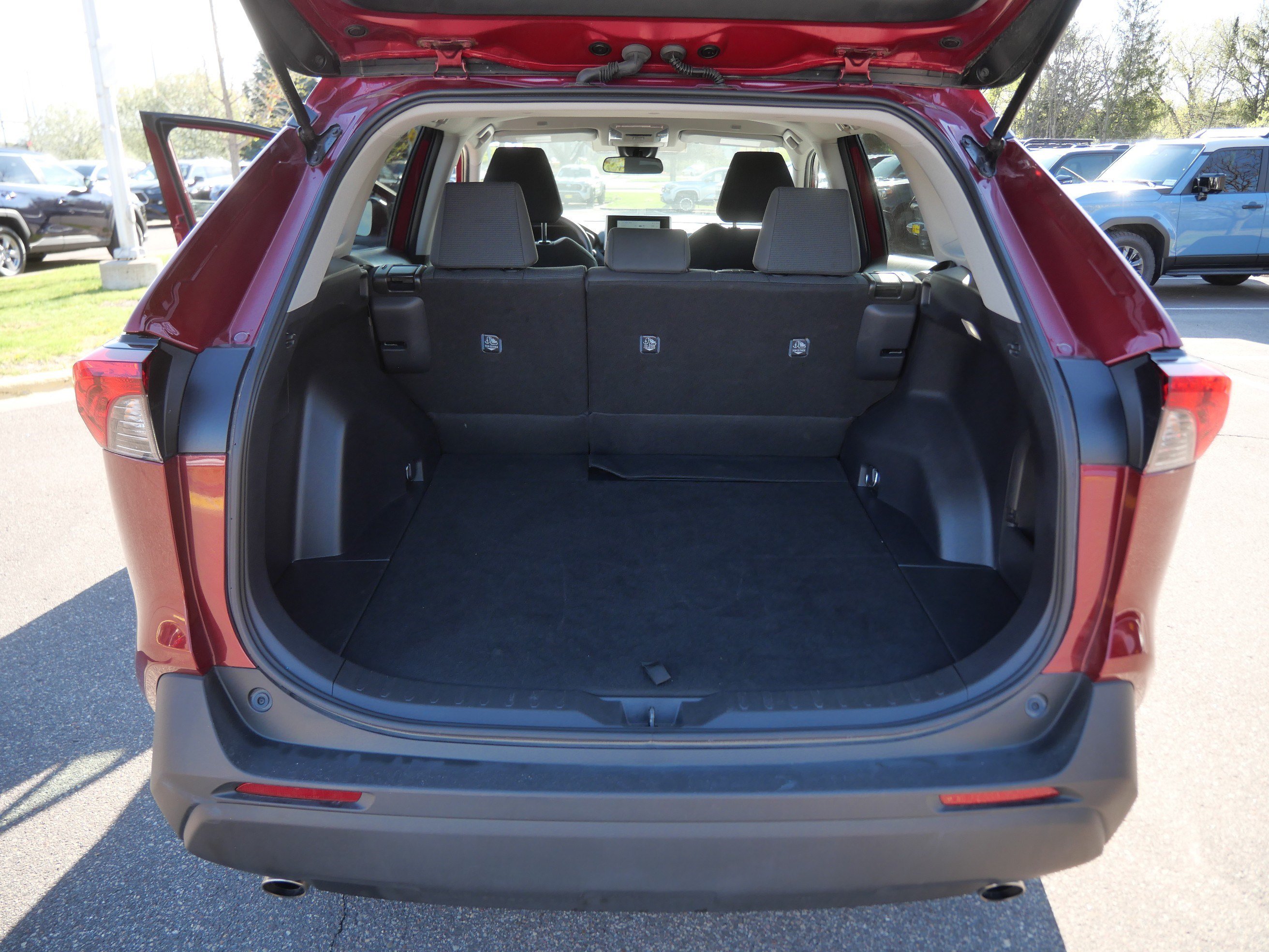 Certified 2025 Toyota RAV4 LE AWD/4WD image 19