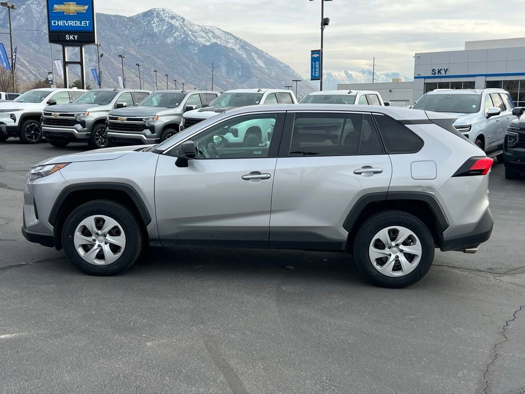Used 2024 Toyota RAV4 LE AWD/4WD image 13