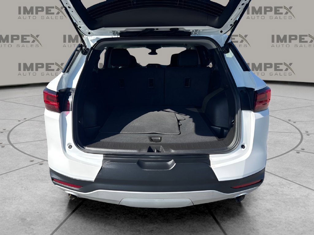 Used 2025 Chevrolet Blazer LT AWD/4WD image 23