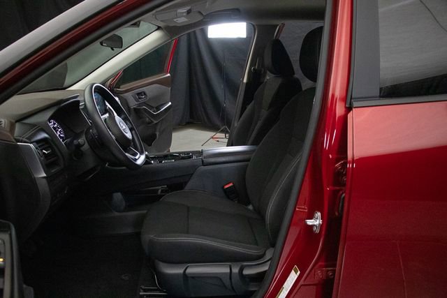 Used 2023 Nissan Rogue S image 24