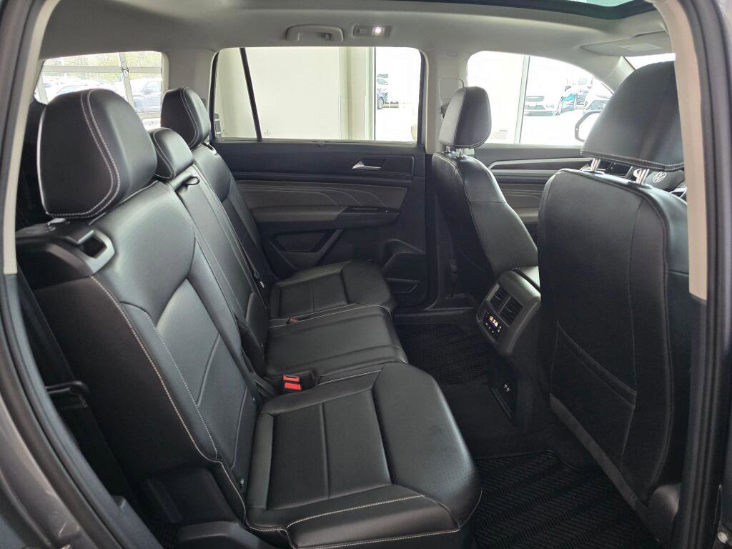 Used 2023 Volkswagen Atlas SE w/ Panoramic Sunroof Package image 42