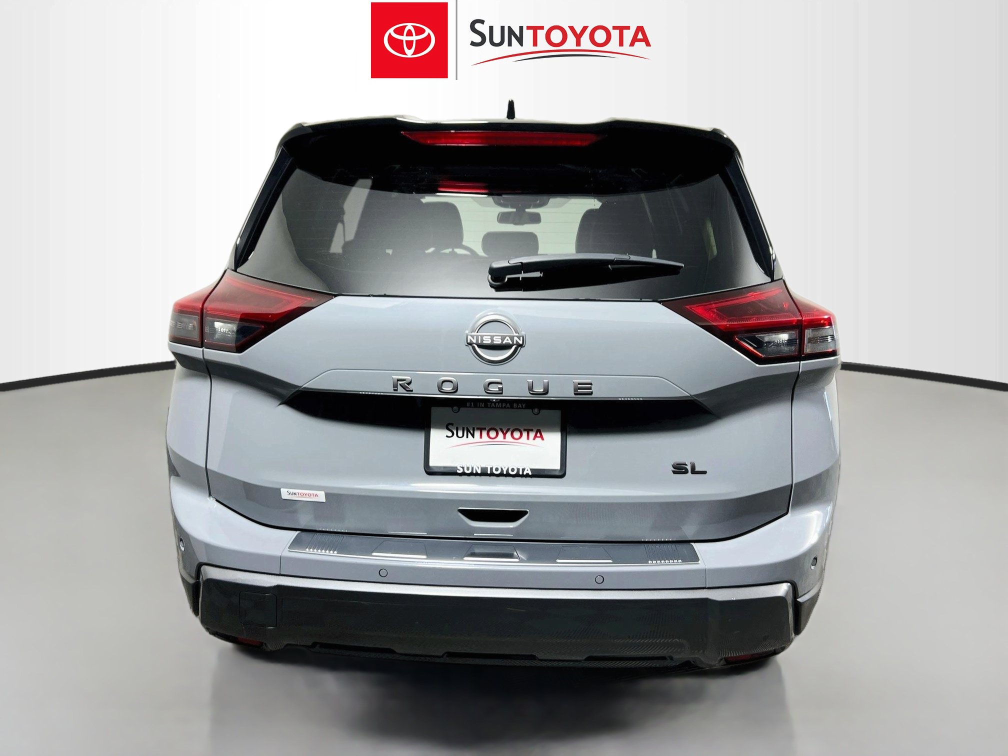 Used 2025 Nissan Rogue SL w/ SL Premium Package FWD image 5