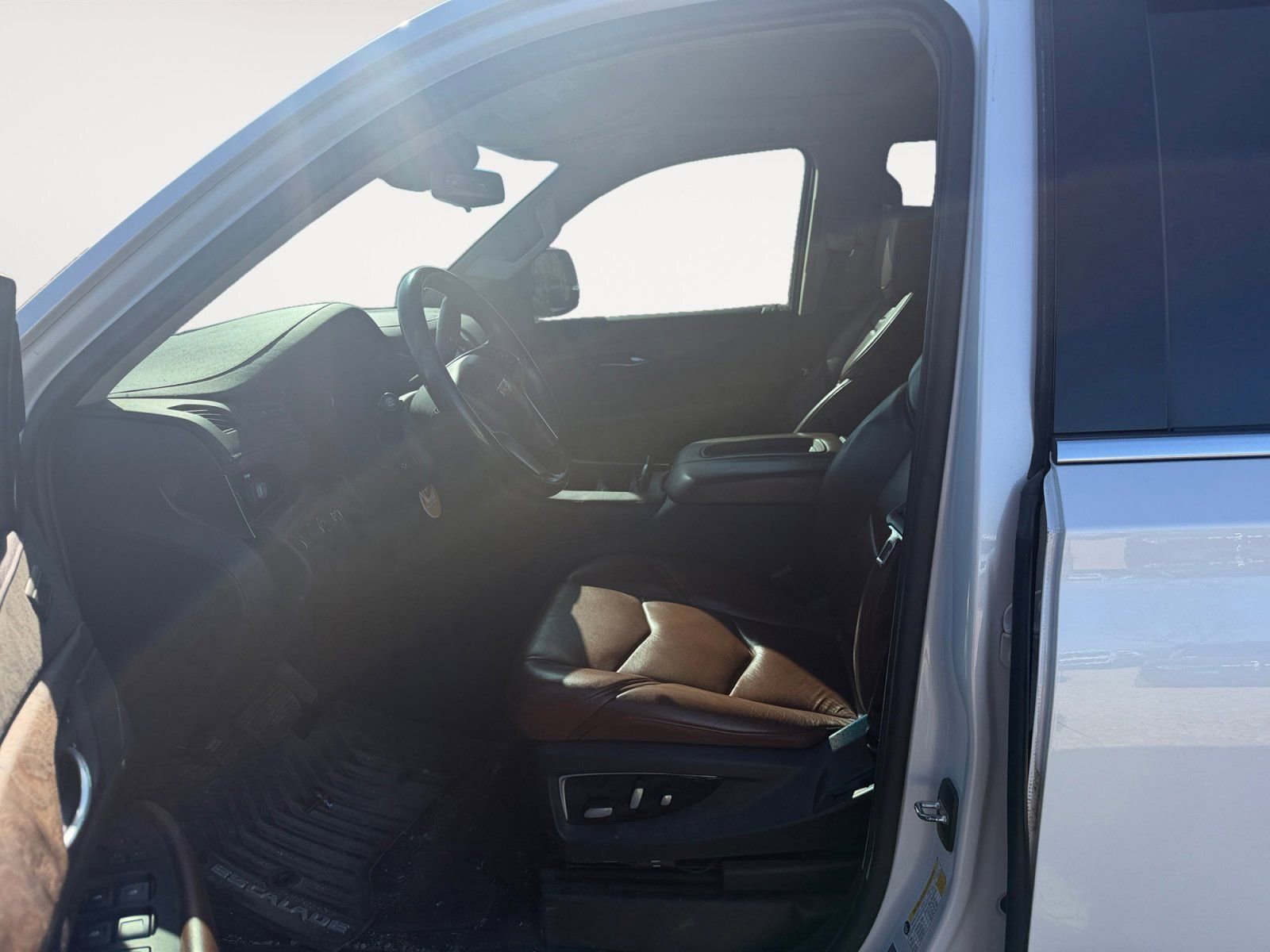 Used 2019 Cadillac Escalade Luxury image 9