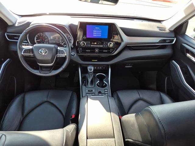 Used 2023 Toyota Highlander XLE image 17