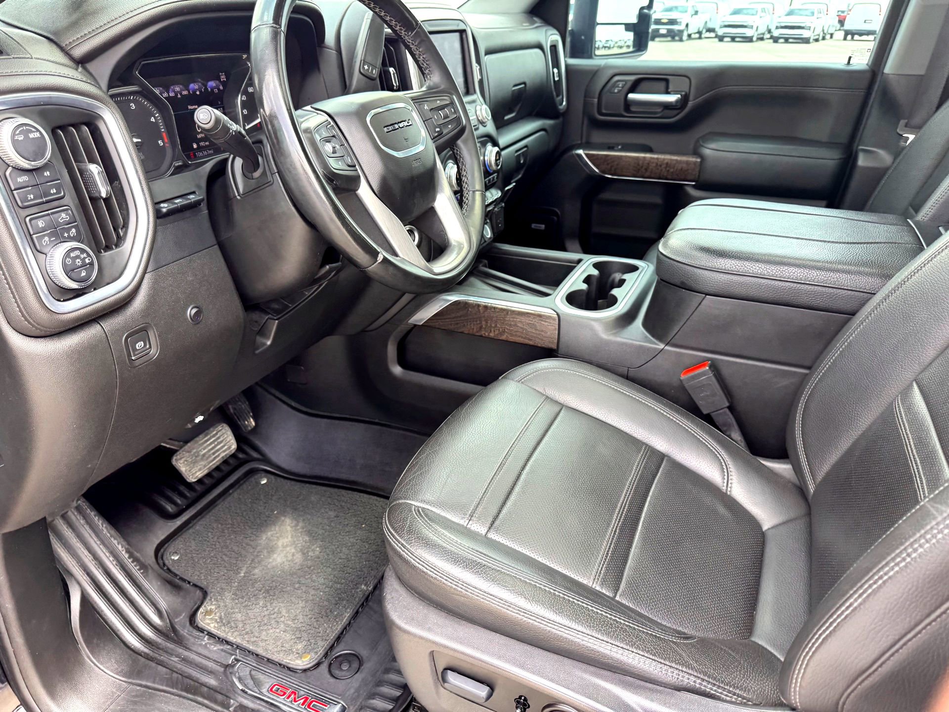 Used 2023 GMC Sierra 3500 Denali w/ Denali Black Diamond Edition image 11