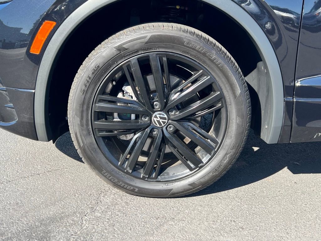 Used 2022 Volkswagen Tiguan SE R-Line AWD/4WD image 6