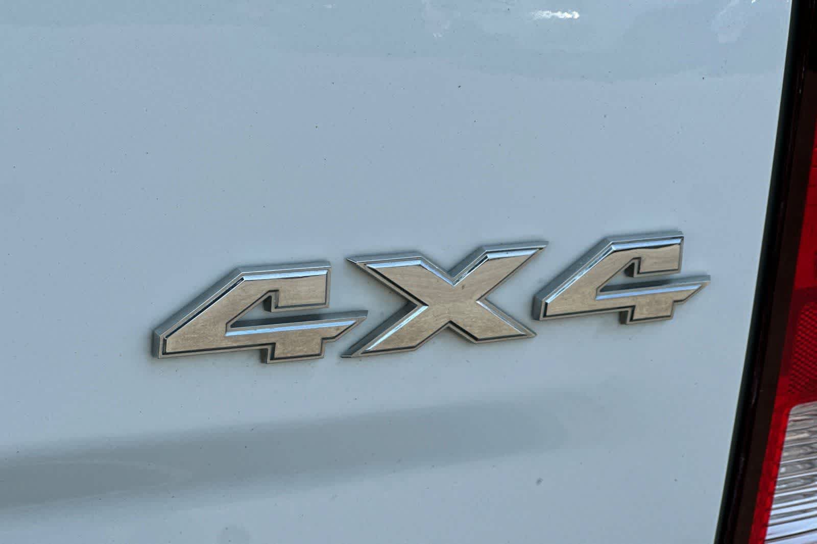 Used 2015 RAM 2500 SLT AWD/4WD image 16