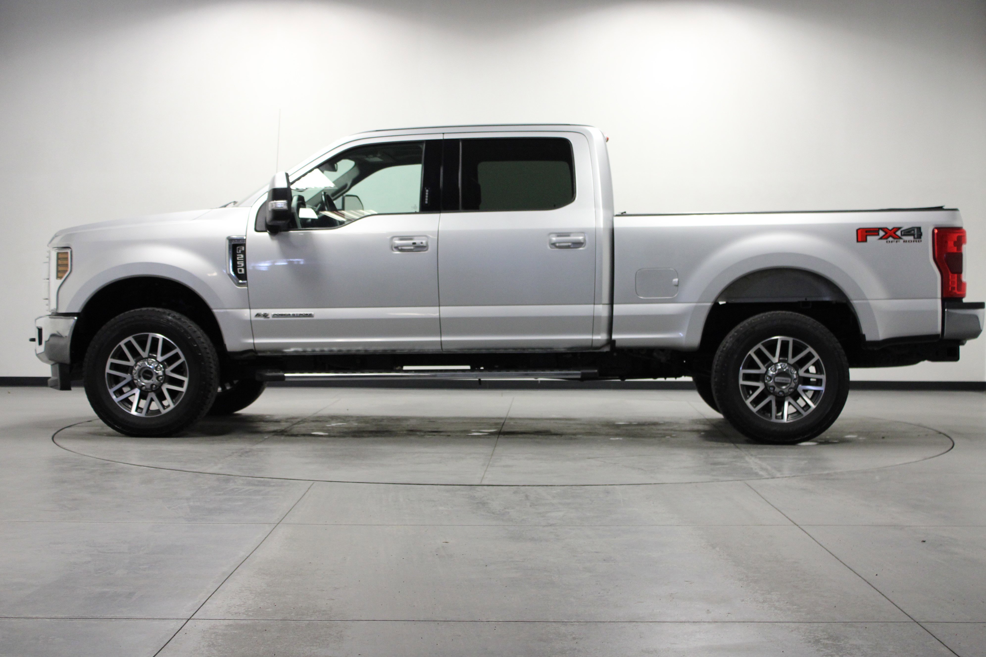 Used 2019 Ford F250 Lariat w/ Lariat Ultimate Package image 4