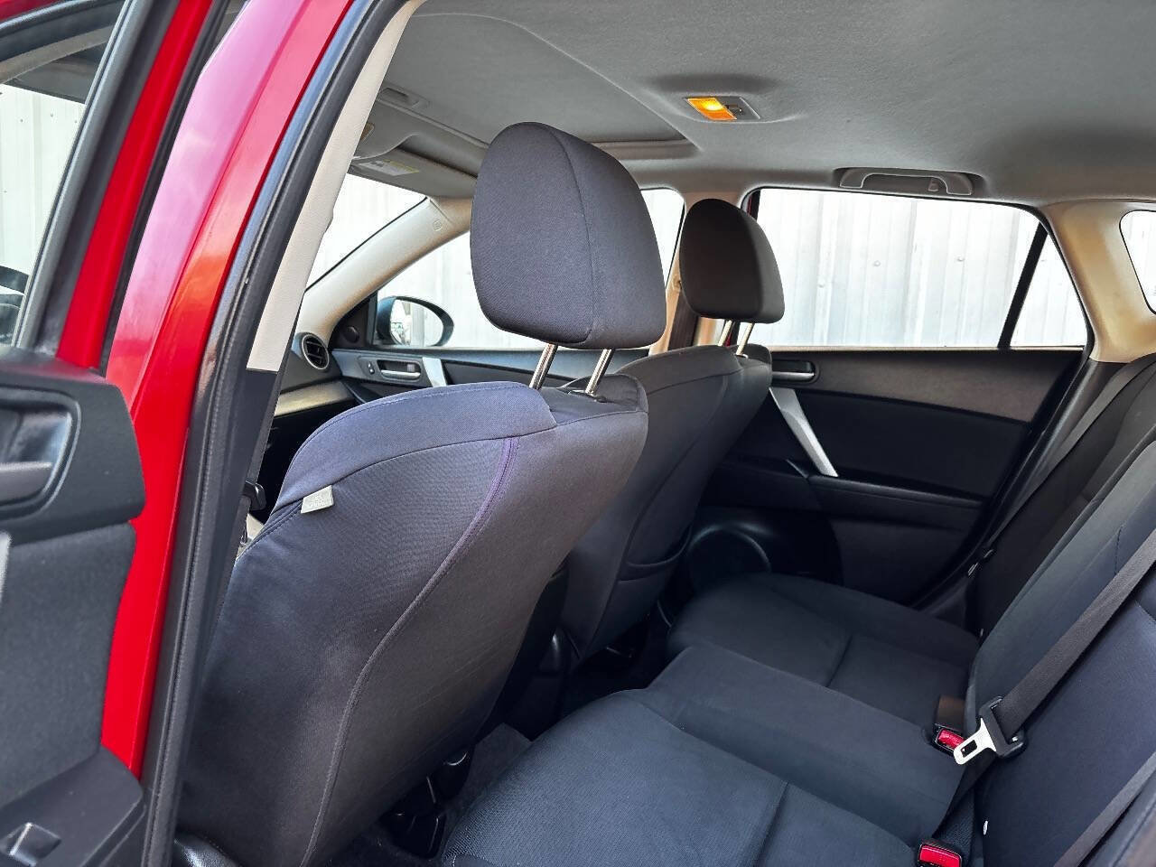 Used 2011 MAZDA MAZDA3 s Sport FWD image 7