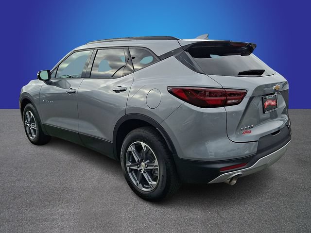Used 2025 Chevrolet Blazer LT w/ Sound & Technology Package FWD image 7