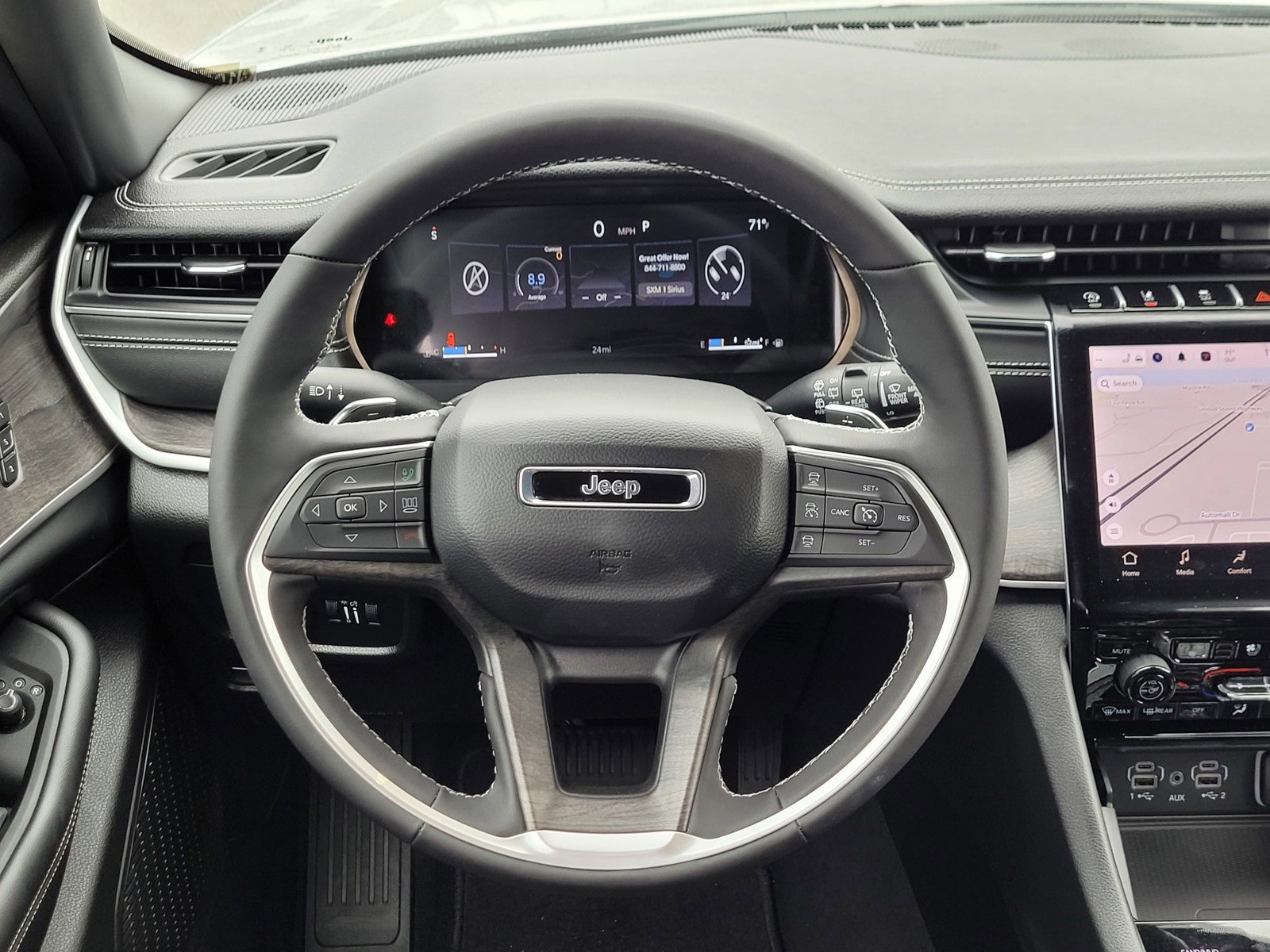 New 2025 Jeep Grand Cherokee Limited w/ Luxury Tech Group II image 9