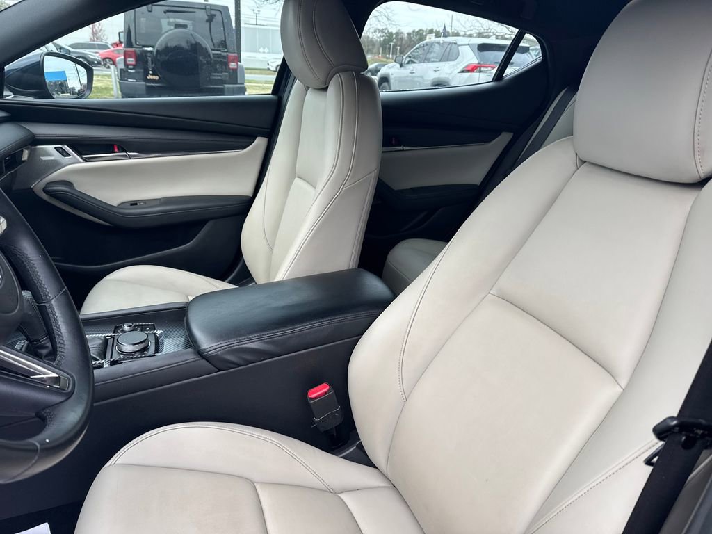 Used 2020 MAZDA MAZDA3 Hatchback w/ Preferred Package image 9