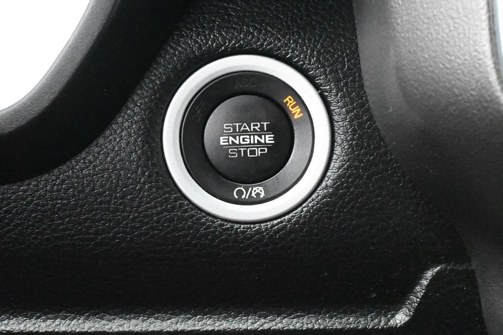 Used 2020 RAM 1500 Laramie w/ Sport Appearance Package AWD/4WD image 23