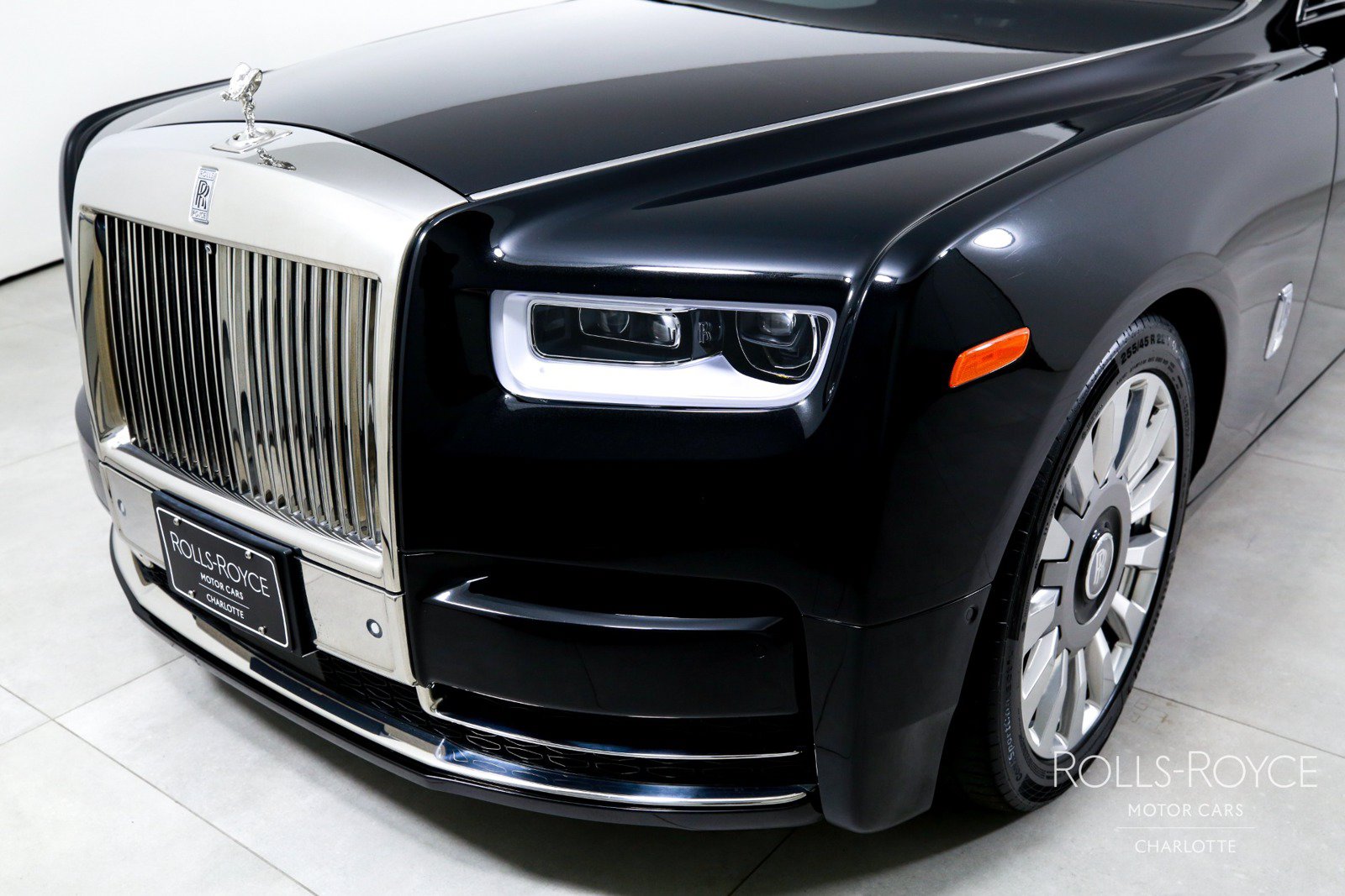 Used 2020 Rolls-Royce Phantom Sedan RWD image 45