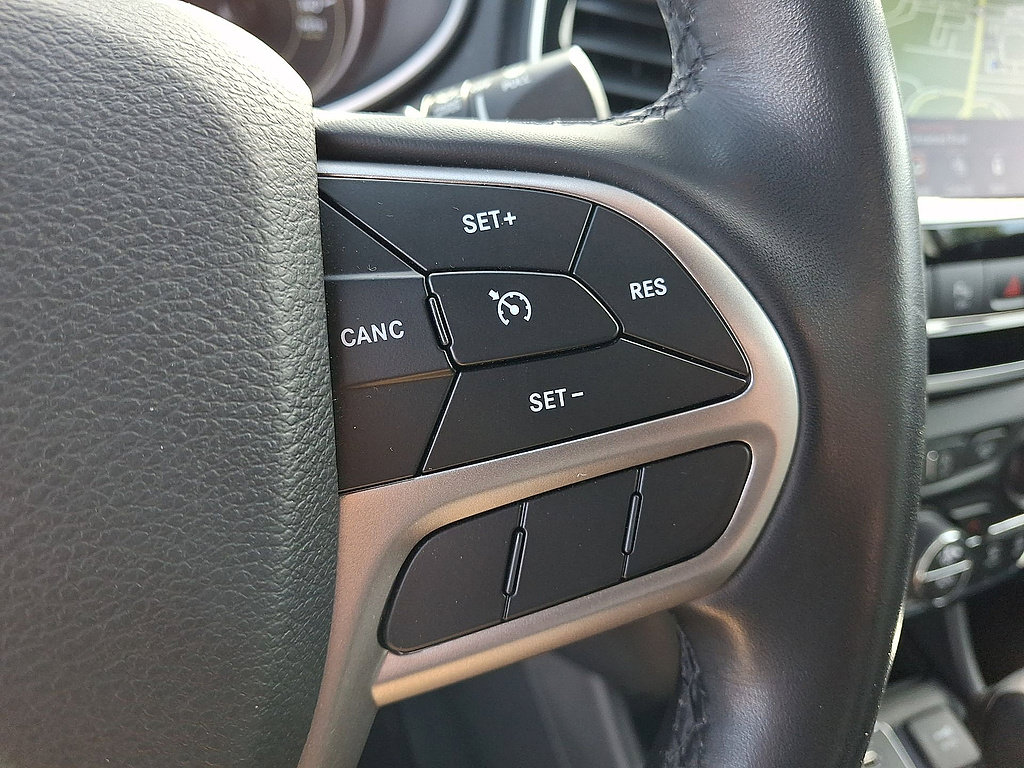 Used 2020 Jeep Cherokee High Altitude AWD/4WD image 24