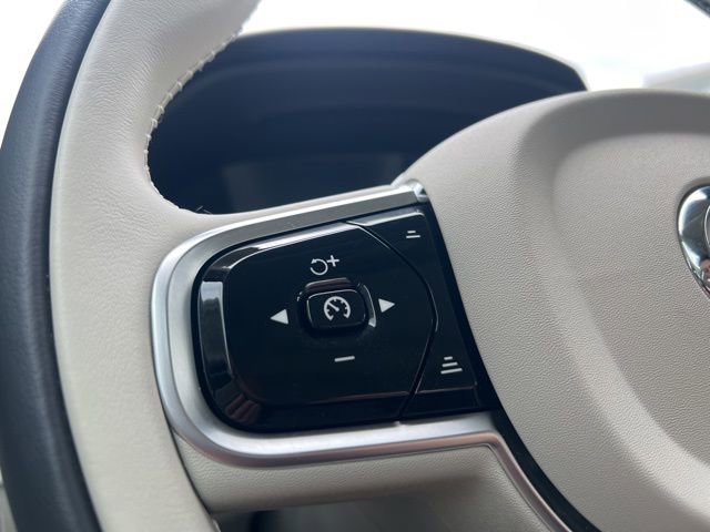 Certified 2025 Volvo S60 B5 Plus image 32